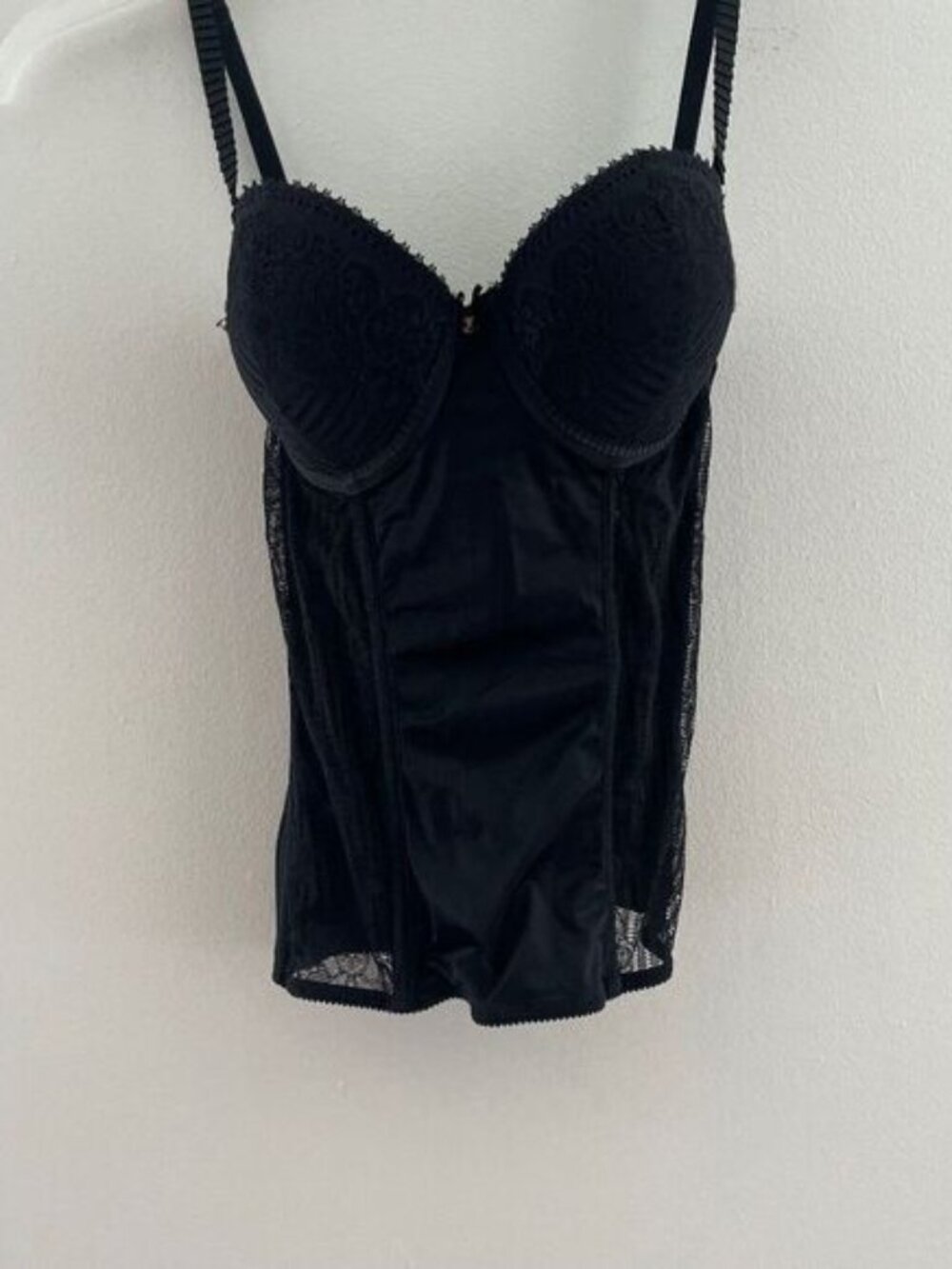 TRIUMPH Women karset